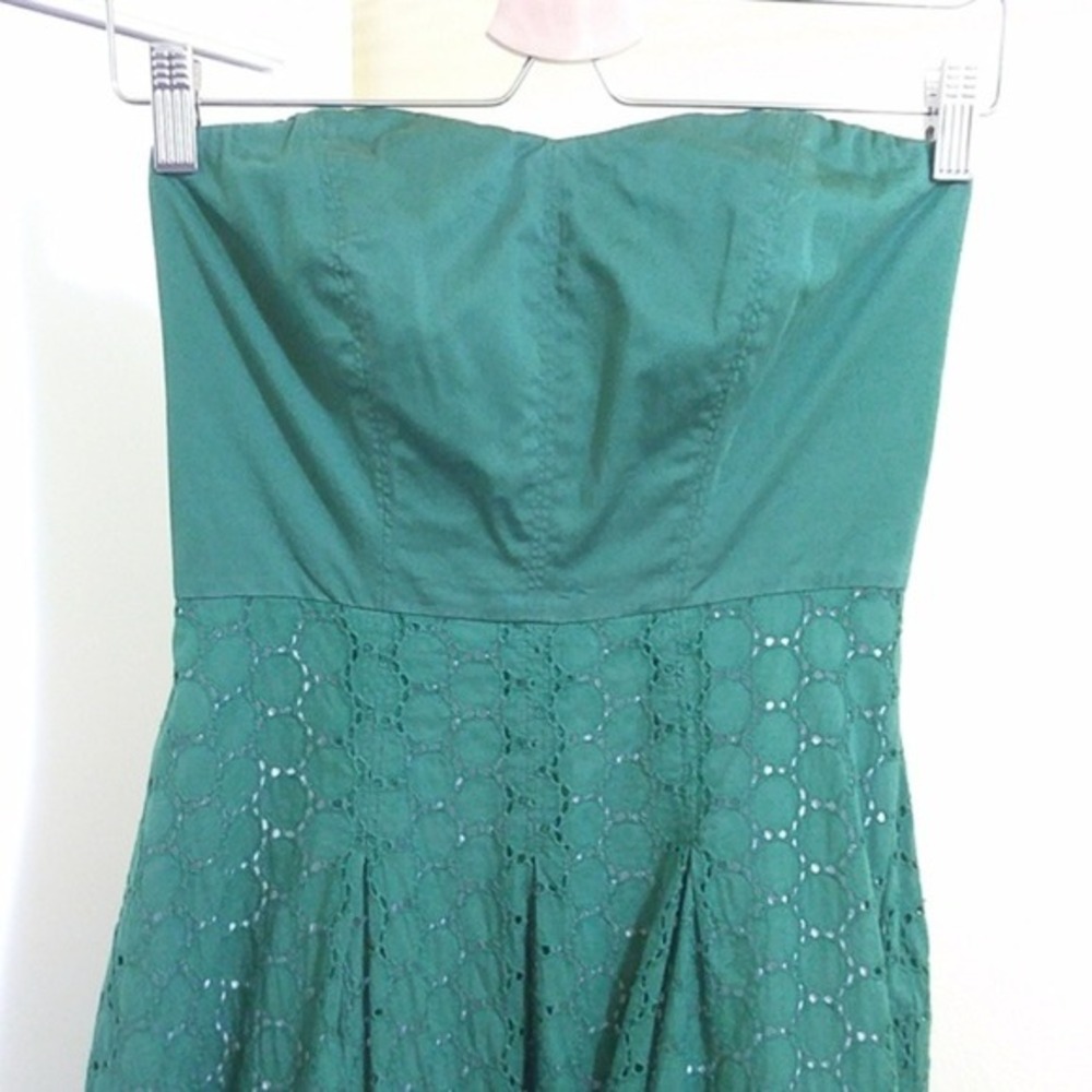 Strapless Green Eyelet Mini Dress - Size‎ 2 - Picture 5 of 9